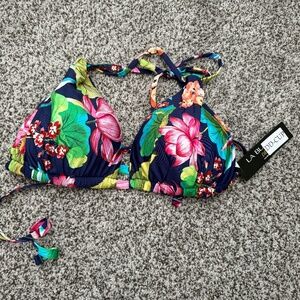 La Blanca Delux bikini top brand new tags on